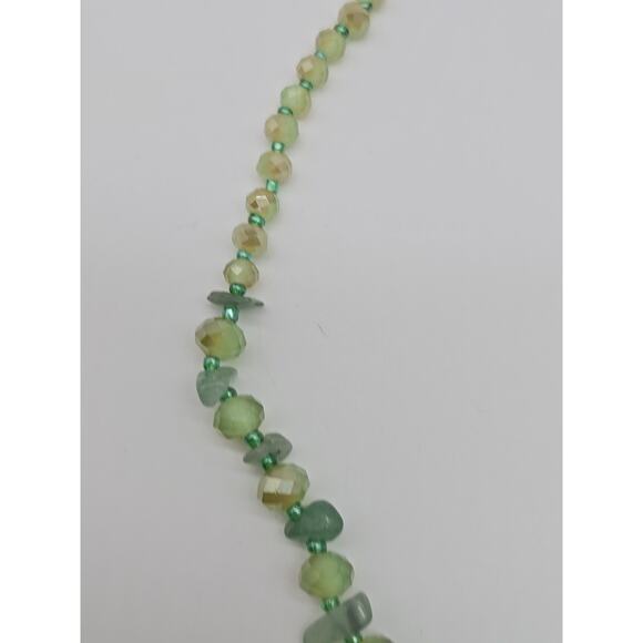 Jadeite Stone Chip & AB Aurora Borealis Acrylic Pistachio Green Beaded Necklace - Picture 12 of 15